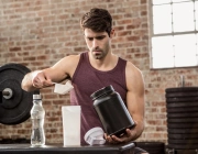 Wie wählt man Protein zum Muskelaufbau aus